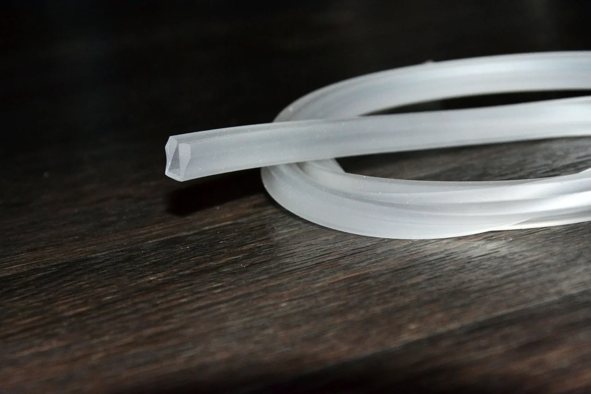 When Your Fridge No Longer Closes Properly, Repair The Rubber Seal With This Inexpensive, Homemade Trick